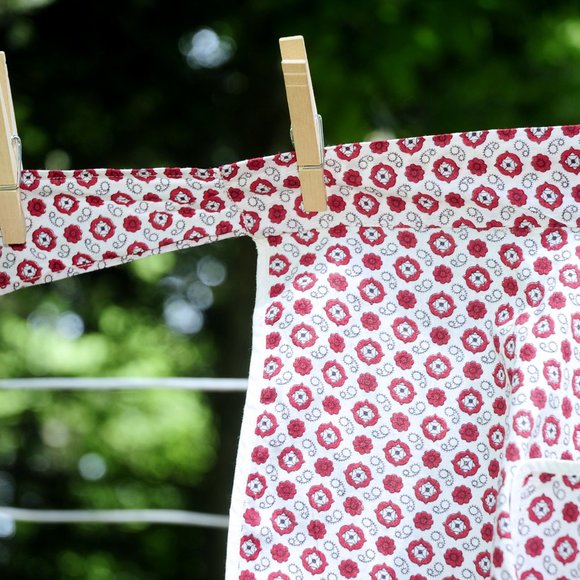 VTG Red & White Floral & Medallion Print Apron - Picture 4 of 8